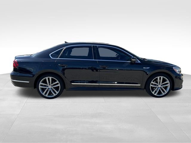 Used 2017 Volkswagen Passat 1.8T R-Line image 6