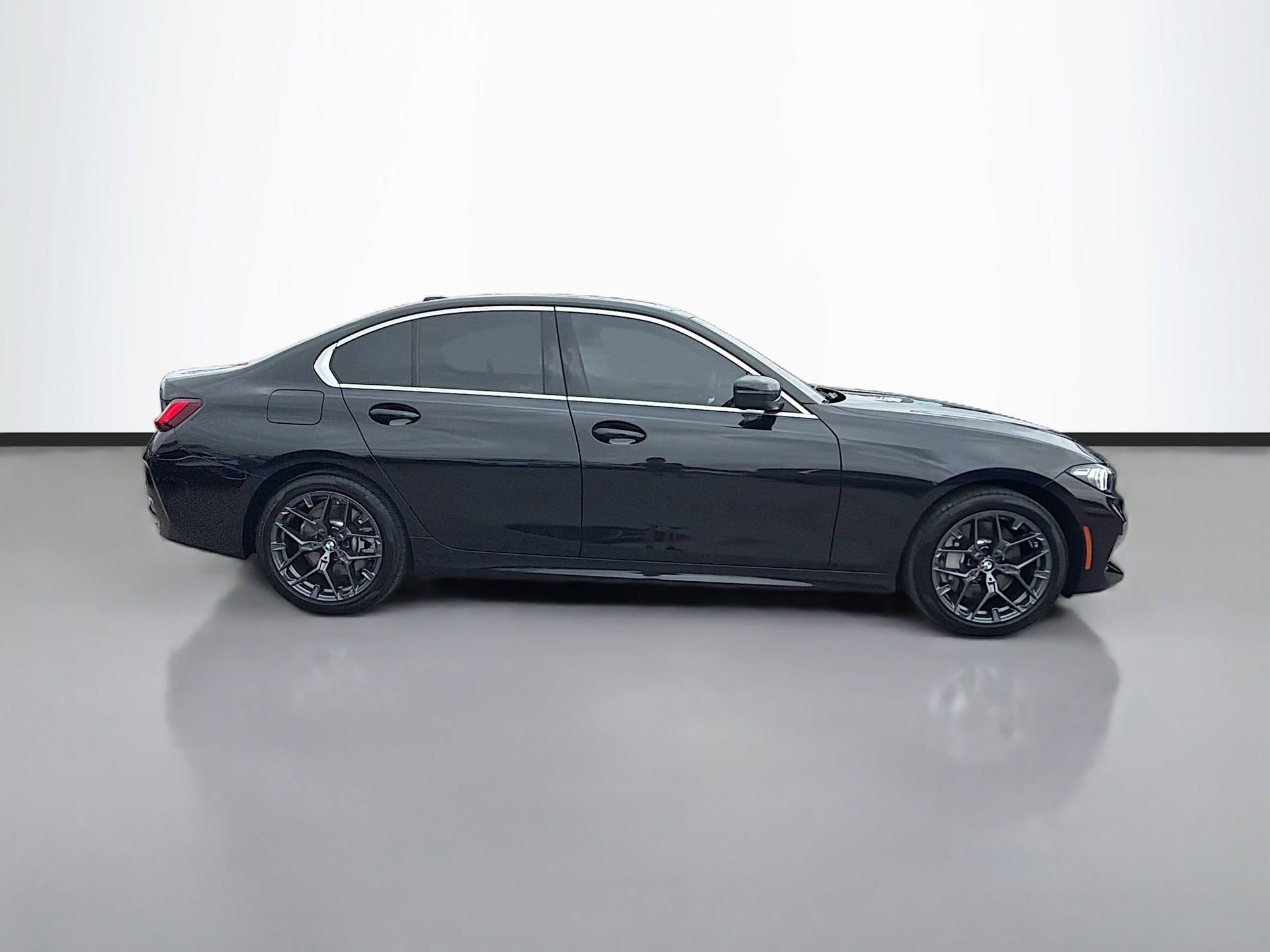 New 2025 BMW 330i xDrive Sedan w/ Convenience Package image 3