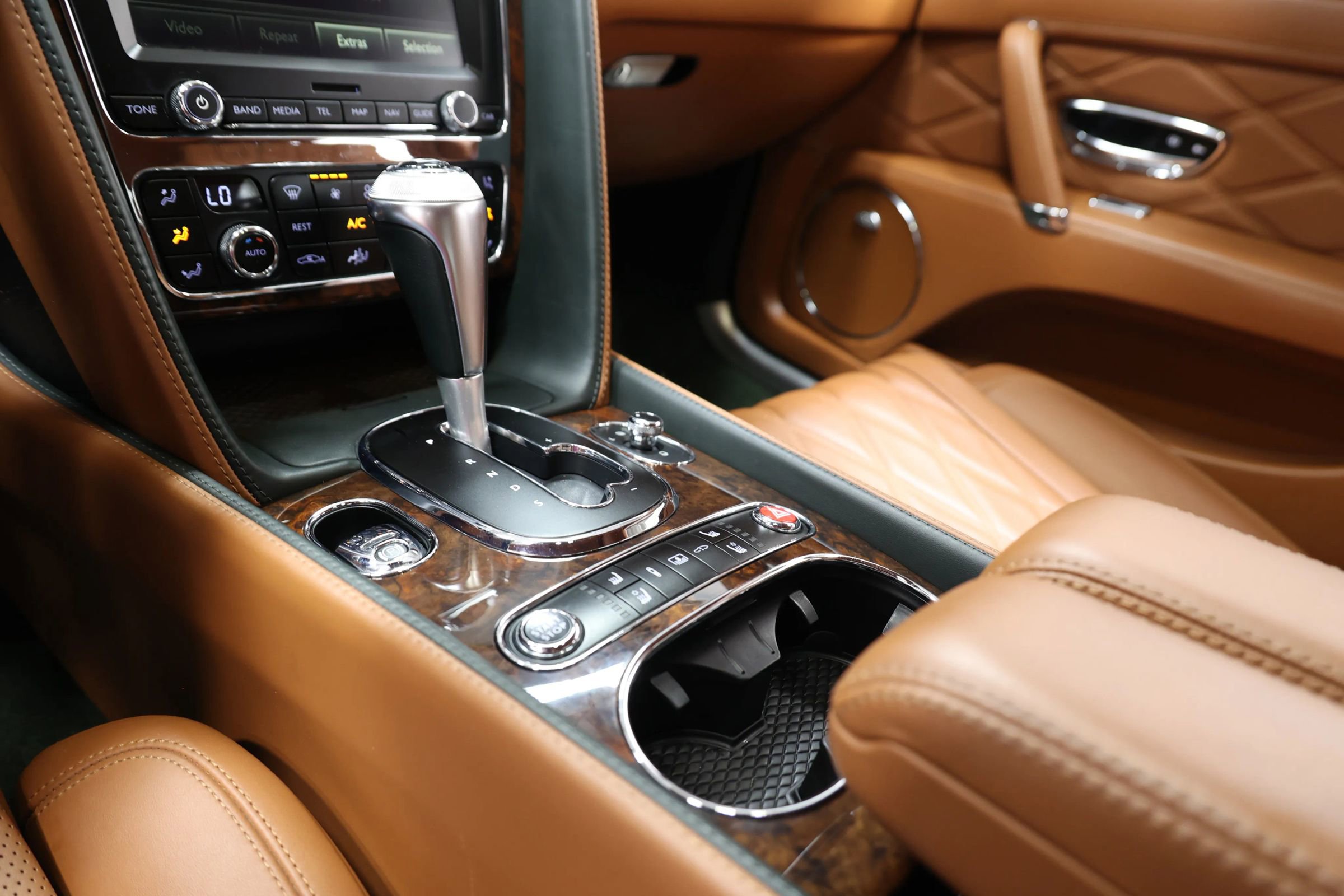 Used 2016 Bentley Flying Spur W12 AWD/4WD image 39