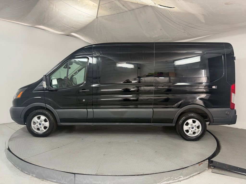 Used 2018 Ford Transit 250 148 Medium Roof RWD image 4