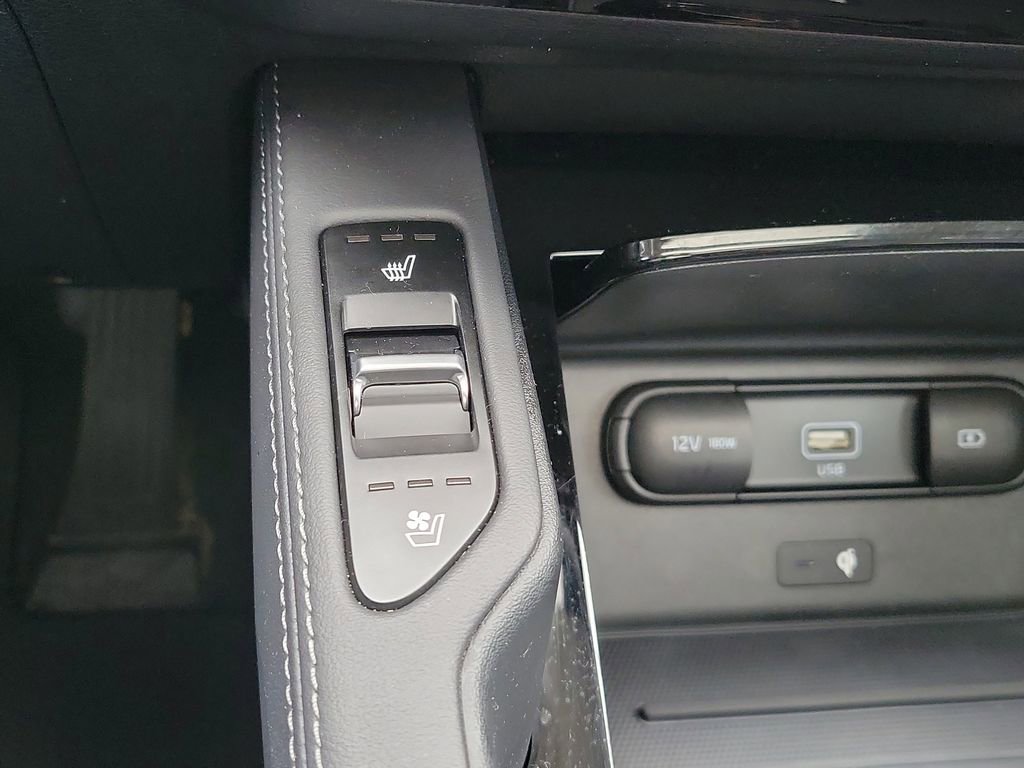 Used 2022 Kia Telluride EX w/ EX Premium Package image 26