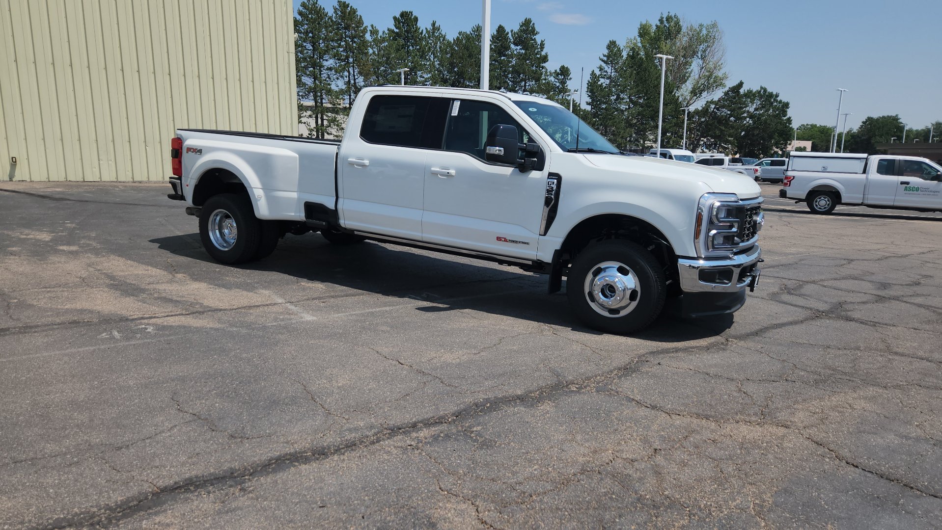 New 2026 Ford F350 Lariat w/ Lariat Ultimate Package AWD/4WD image 8