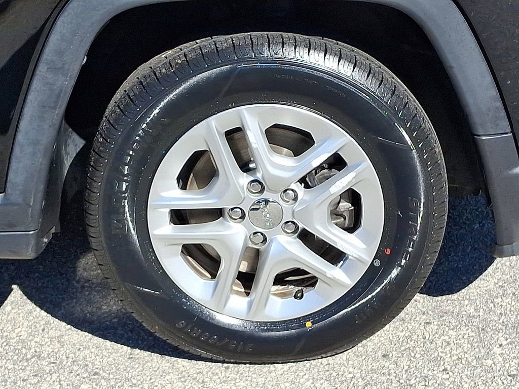 Used 2018 Jeep Compass Sport image 8