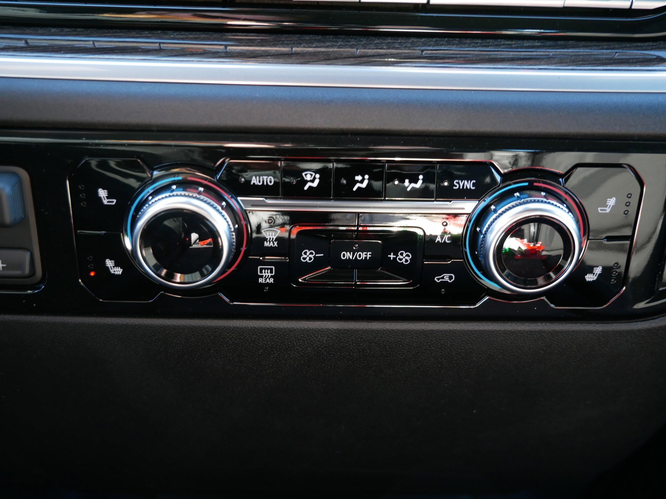 New 2026 GMC Sierra 1500 Elevation image 8