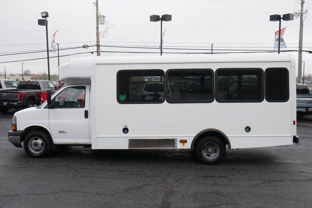 Used 2014 Chevrolet Express 4500 w/ Shuttle Bus Package RWD image 6
