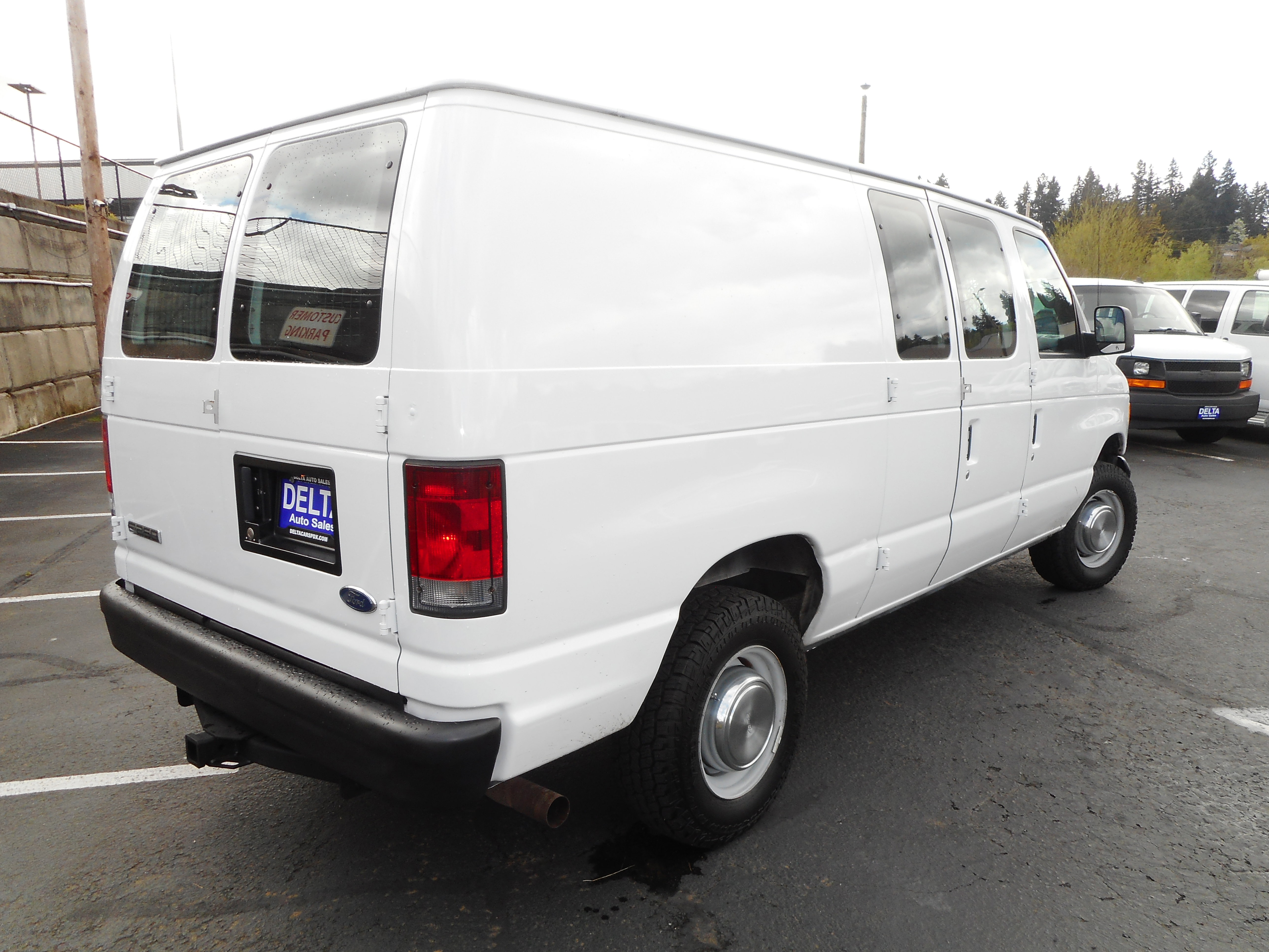 Used 2006 Ford E-250 and Econoline 250 RWD image 10