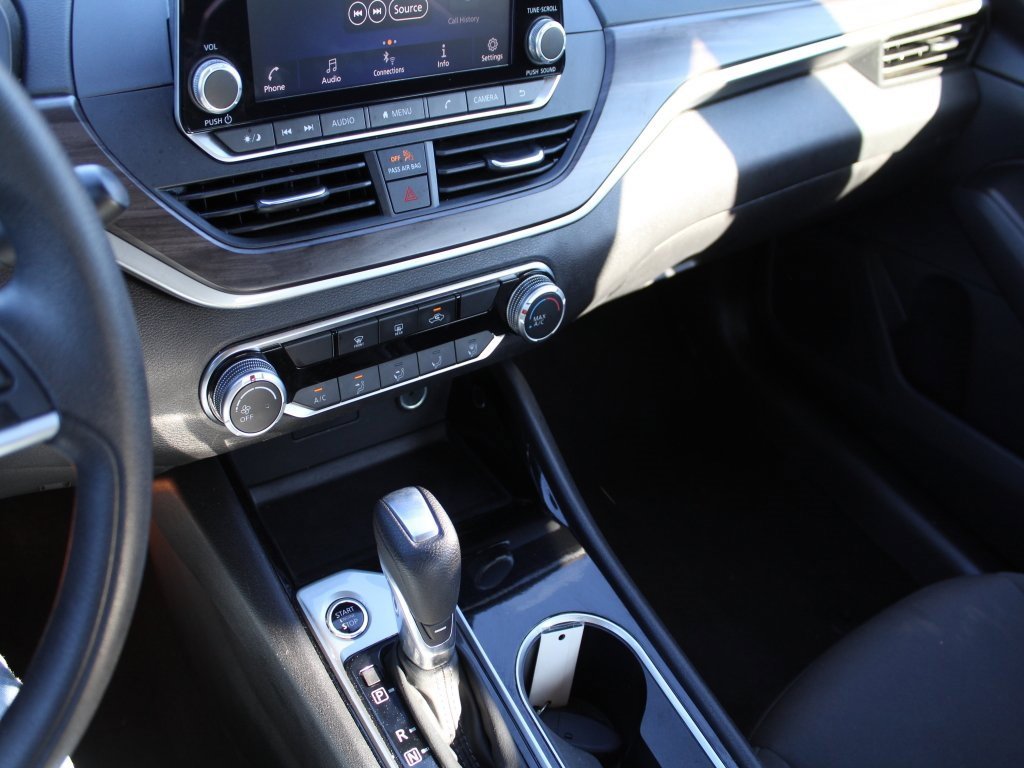 Used 2024 Nissan Altima 2.5 SV image 13