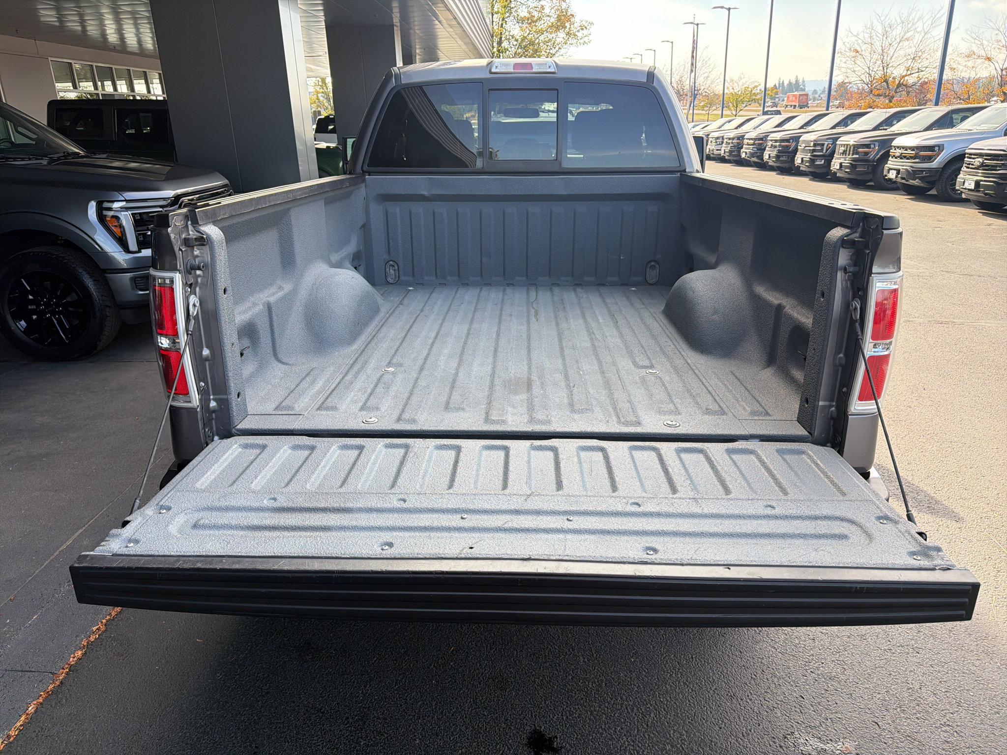 Used 2014 Ford F150 XLT w/ Equipment Group 302A Luxury AWD/4WD image 16