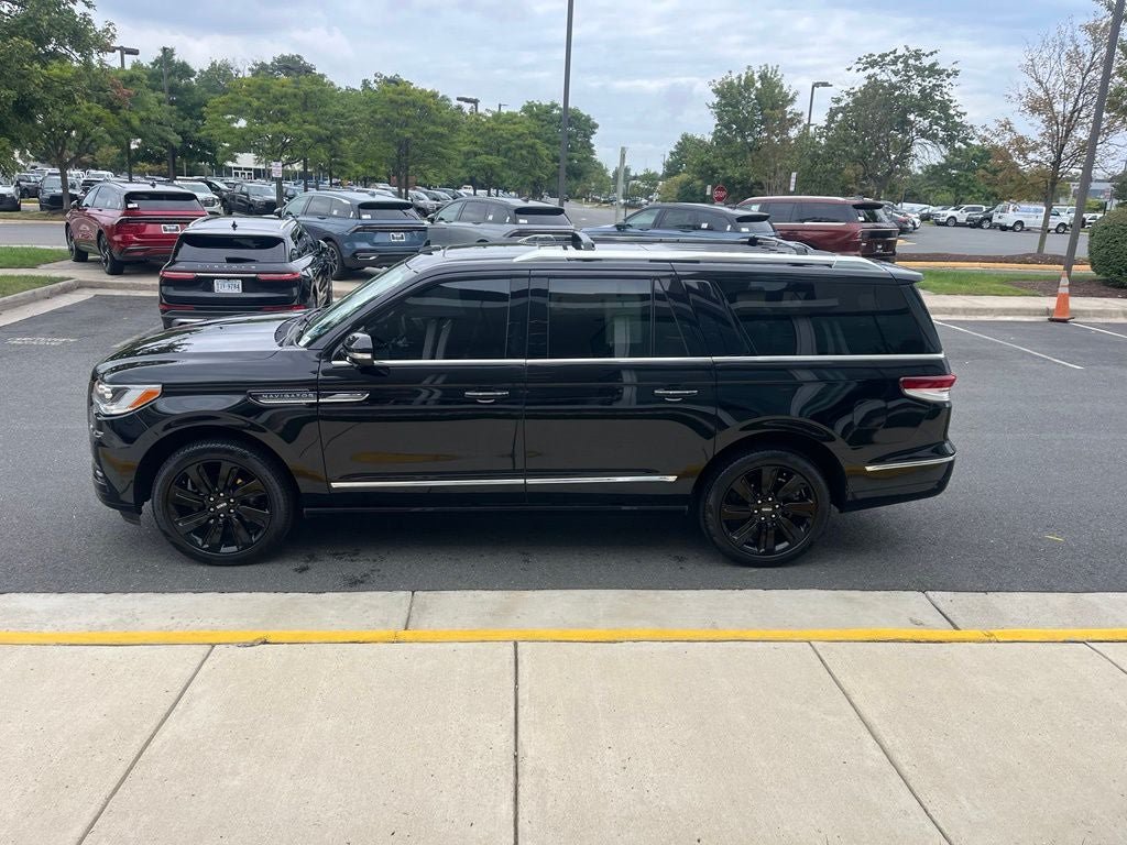 Certified 2024 Lincoln Navigator L Reserve AWD/4WD image 6