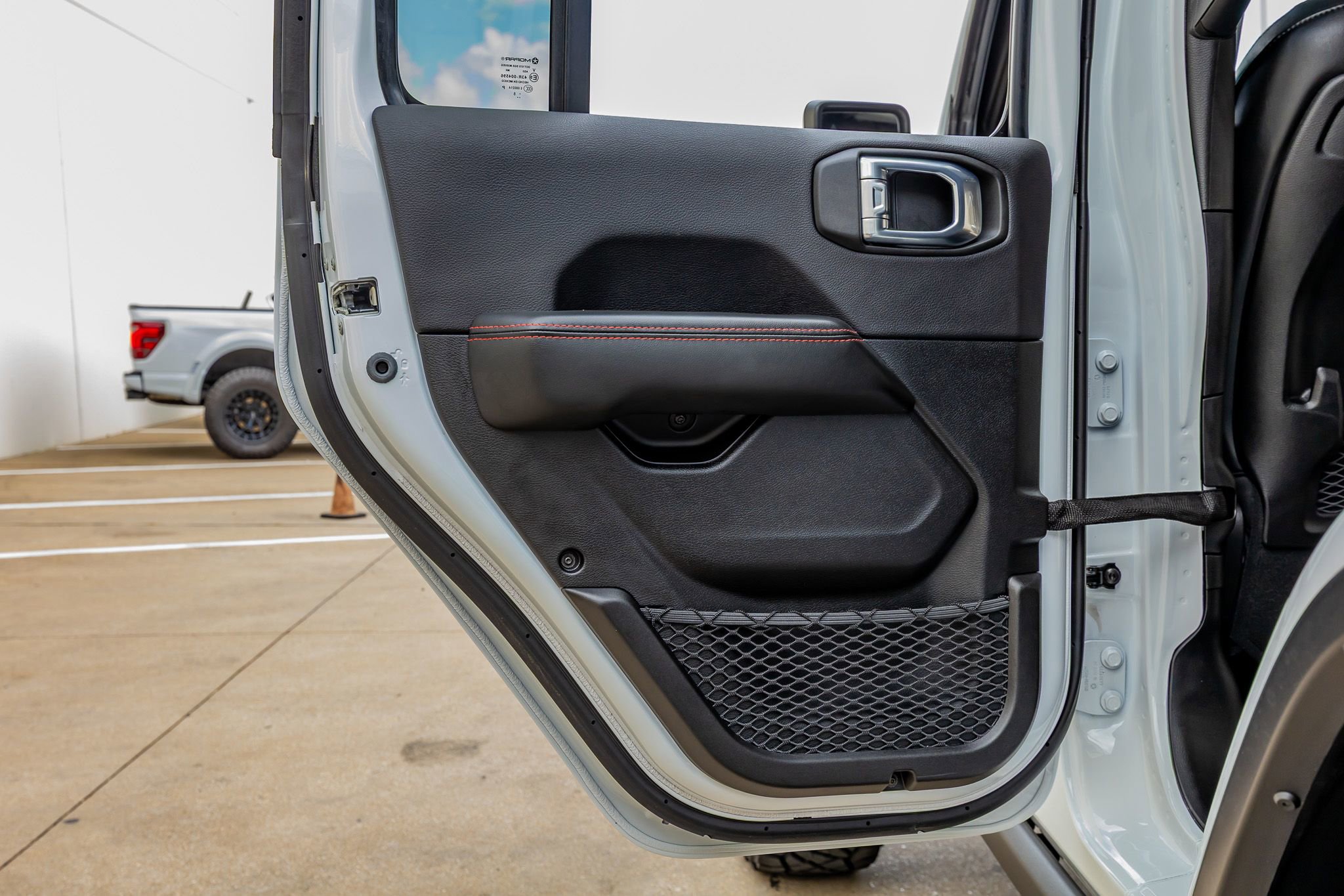 Used 2025 Jeep Wrangler Unlimited Rubicon image 37