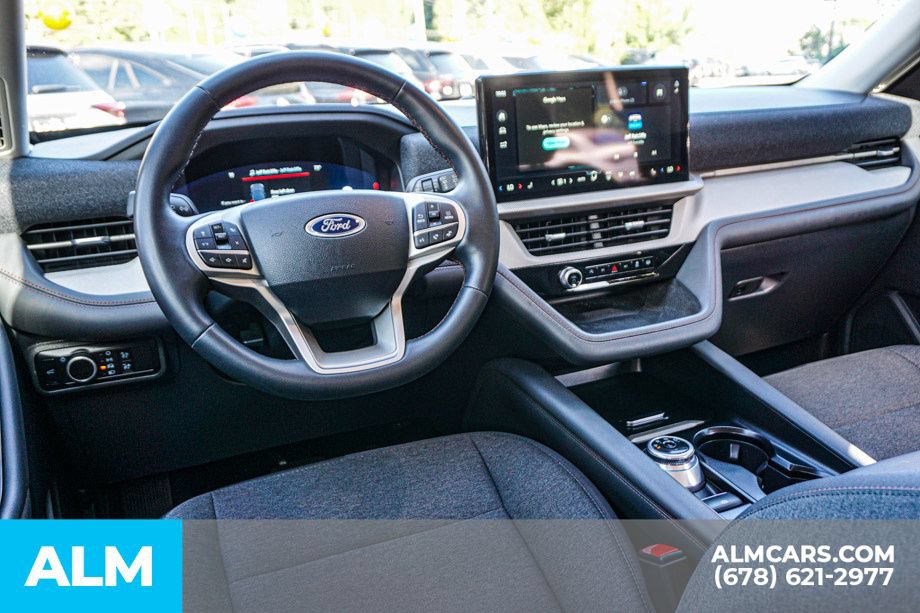Used 2025 Ford Explorer Active RWD image 28