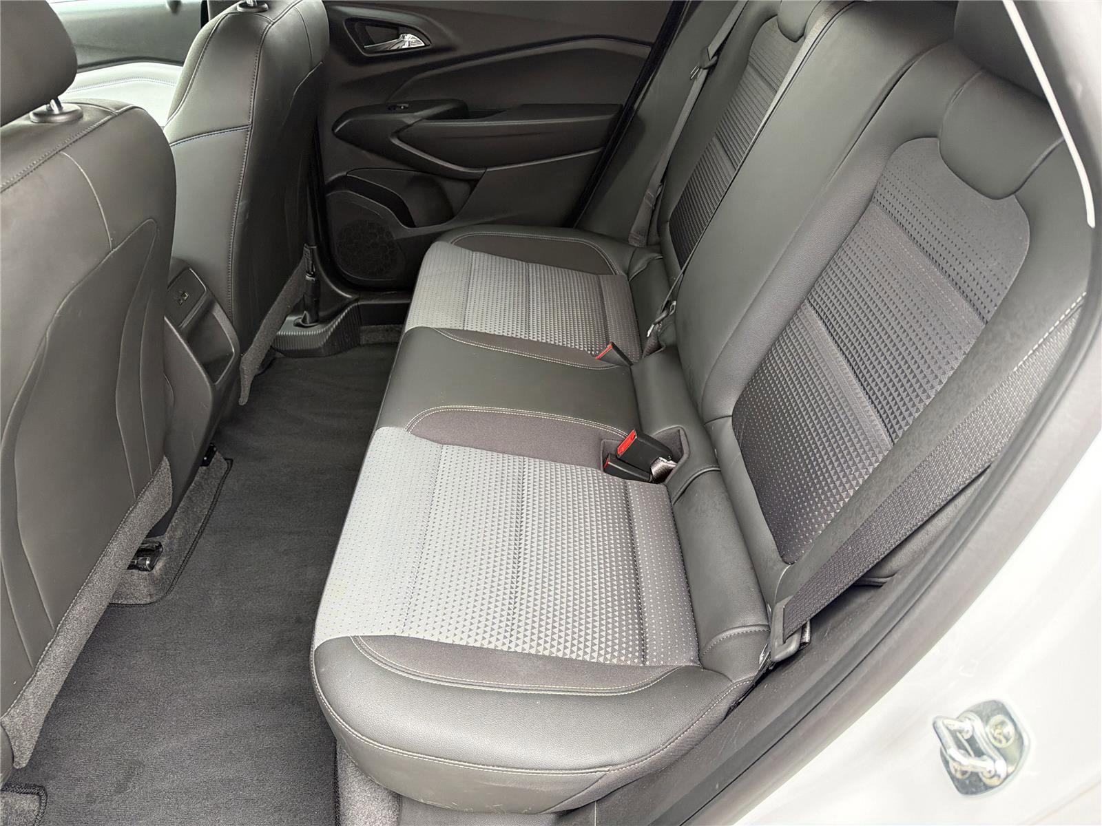 Used 2025 Chevrolet Trax LT image 19