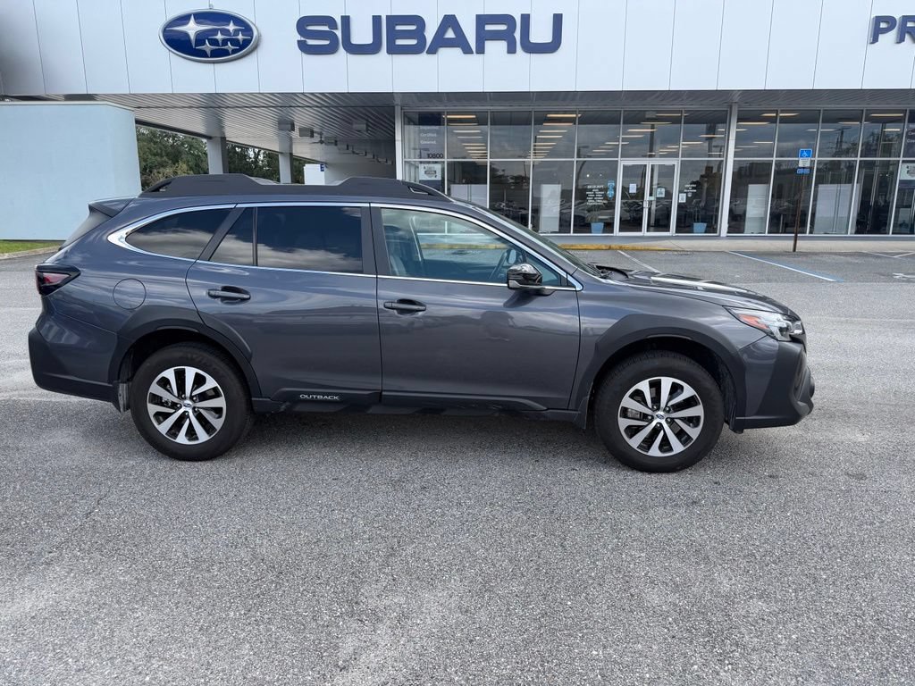 Used 2025 Subaru Outback Premium AWD/4WD image 2
