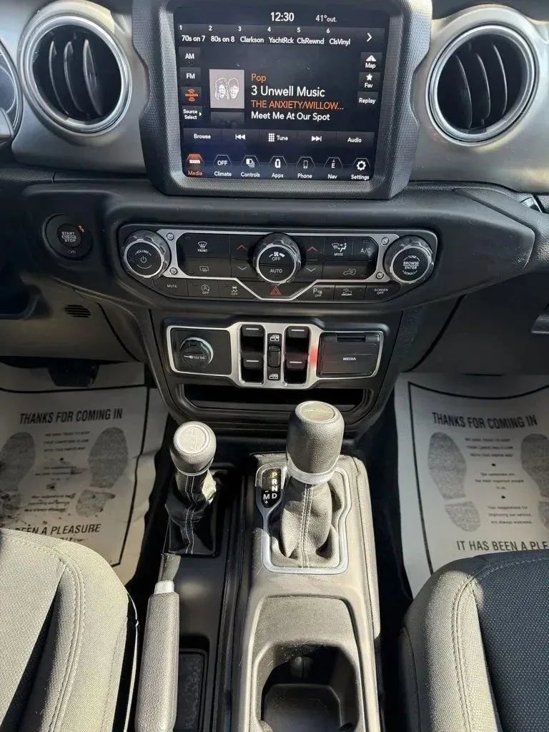 Used 2021 Jeep Gladiator Overland w/ Uconnect 4C Nav & Sound Group AWD/4WD image 20