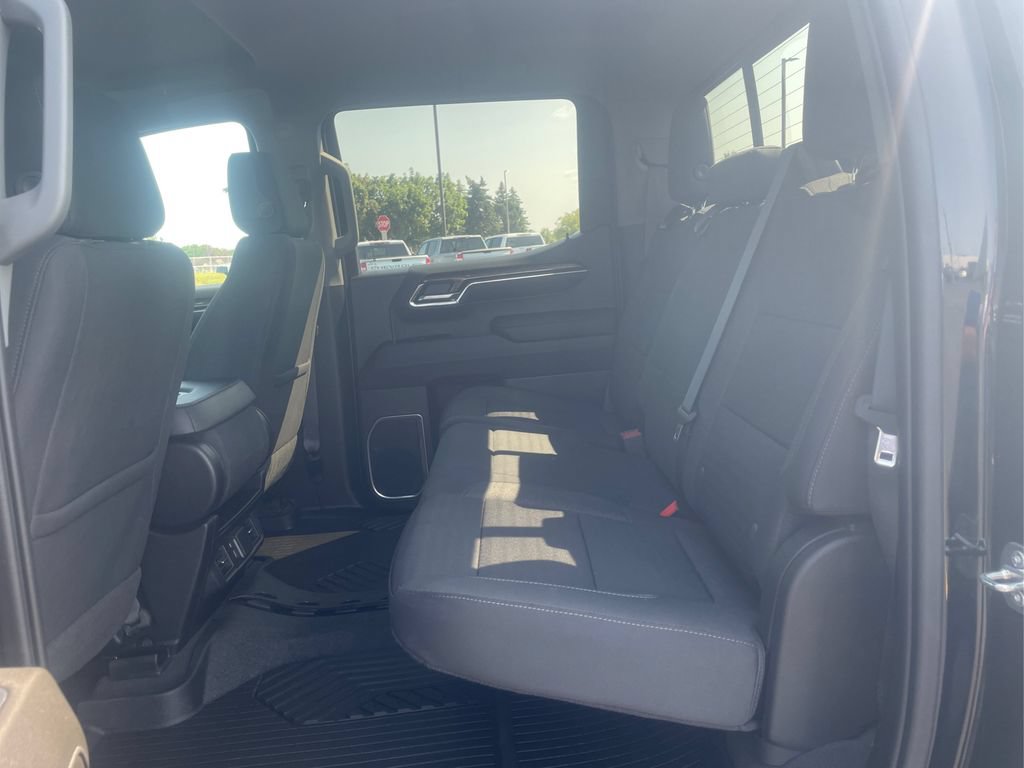 Used 2023 Chevrolet Silverado 1500 LT AWD/4WD image 20