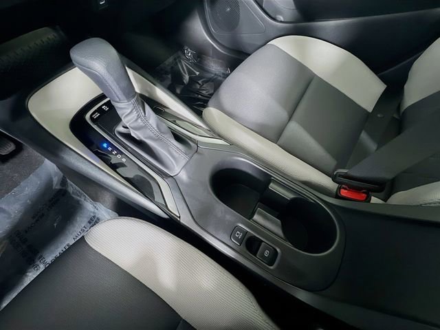 Used 2025 Toyota Corolla LE image 24