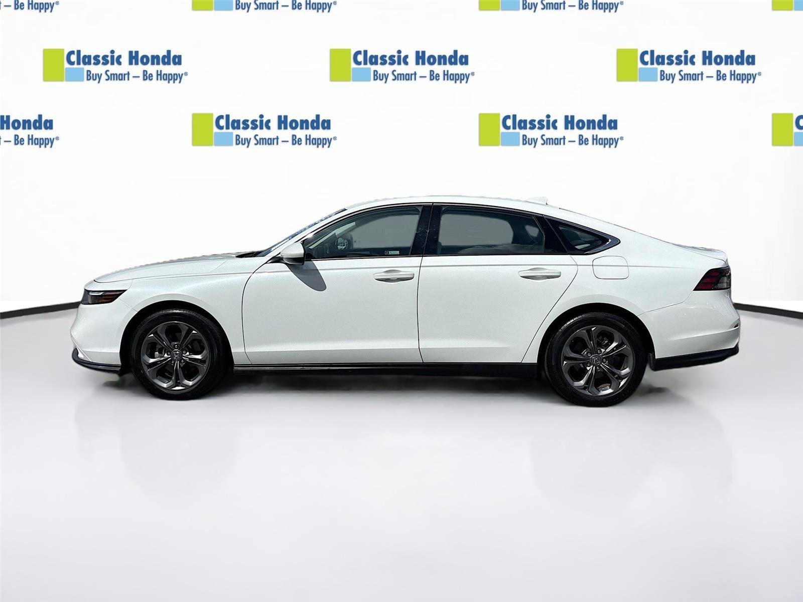 Certified 2023 Honda Accord EX image 4