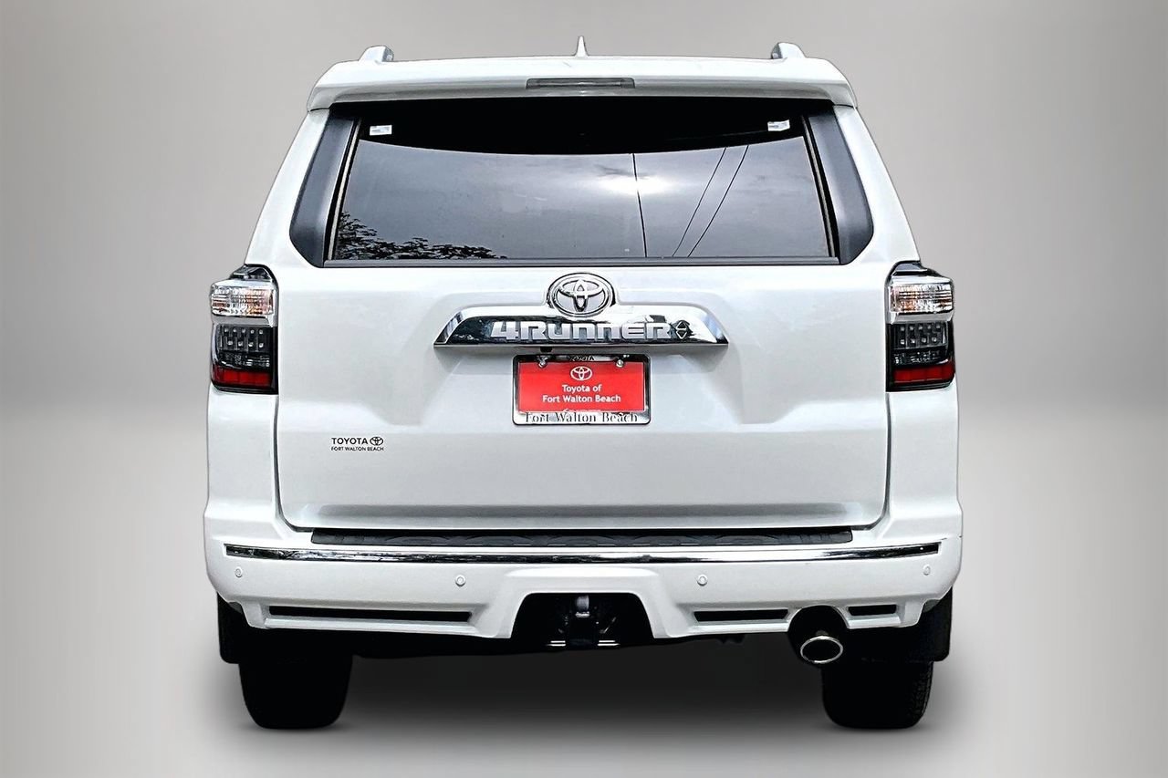 Used 2022 Toyota 4Runner Limited AWD/4WD image 6