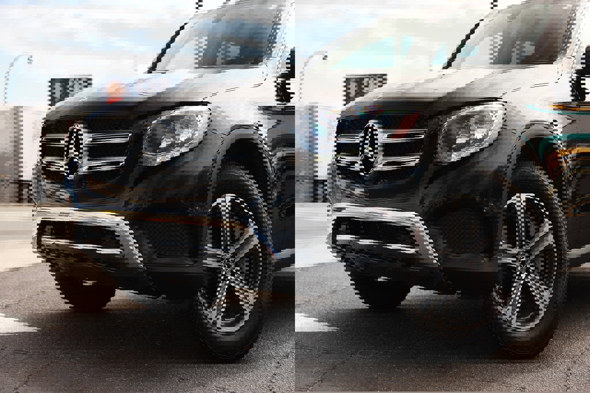 Used 2019 Mercedes-Benz GLC 300 w/ Premium Package image 29