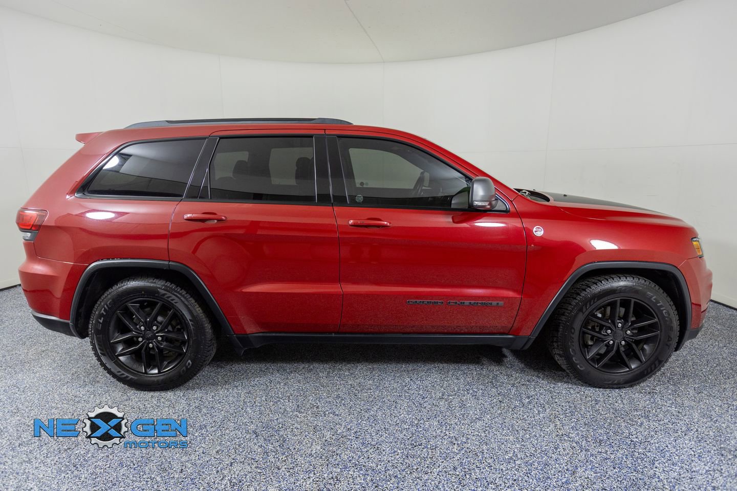 Used 2019 Jeep Grand Cherokee Trailhawk image 8