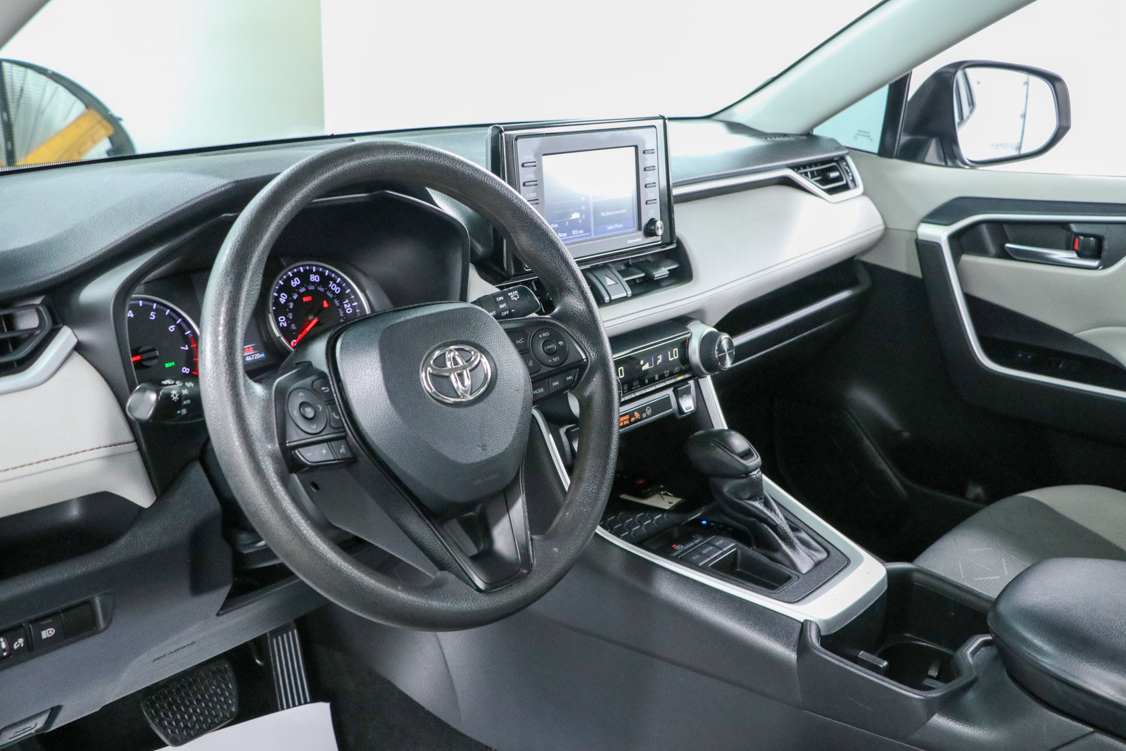 Used 2022 Toyota RAV4 XLE FWD image 22