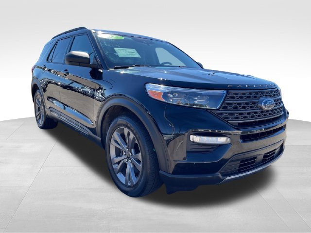 Used 2021 Ford Explorer XLT w/ Equipment Group 202A AWD/4WD image 7