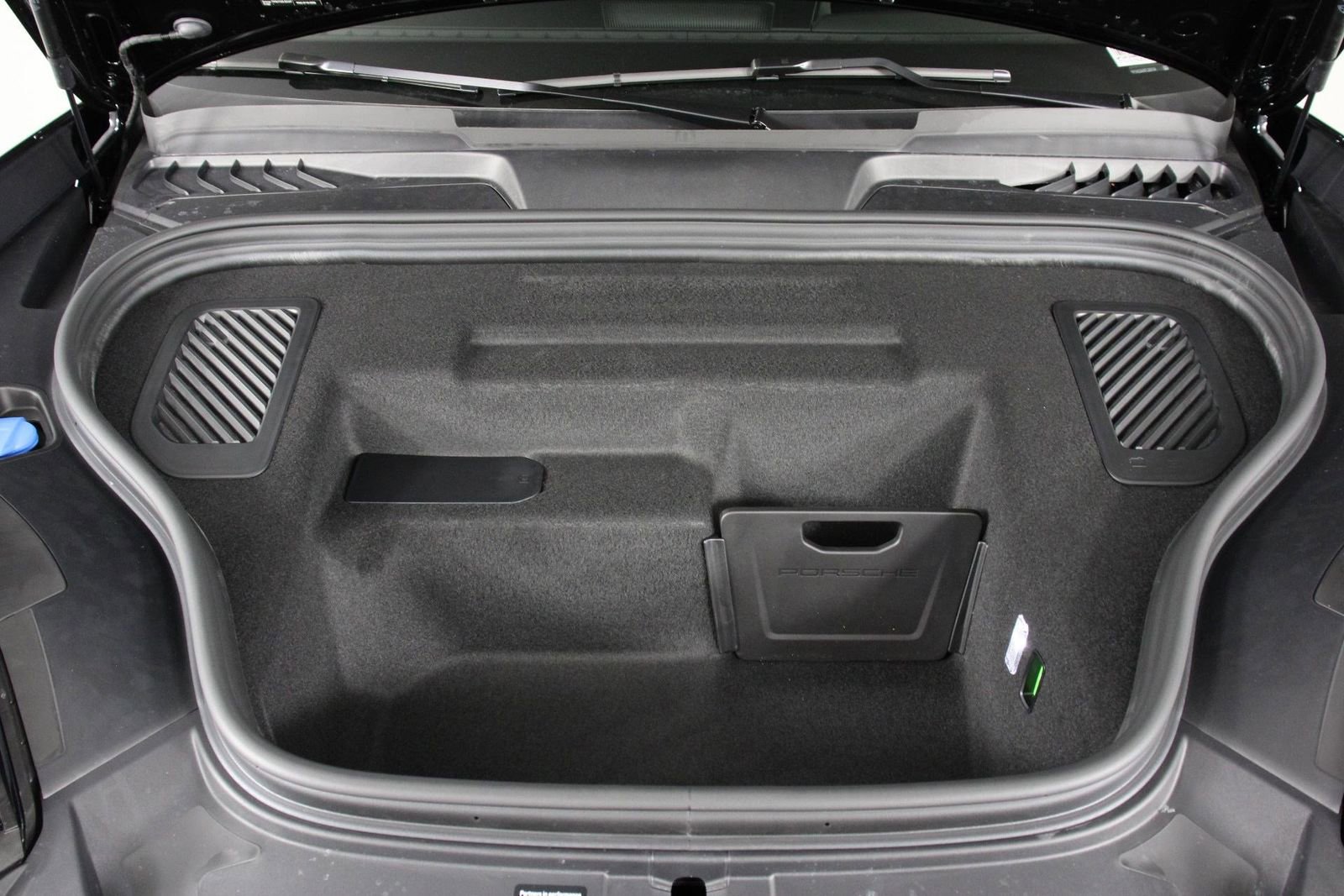 New 2026 Porsche Macan Turbo Electric image 20