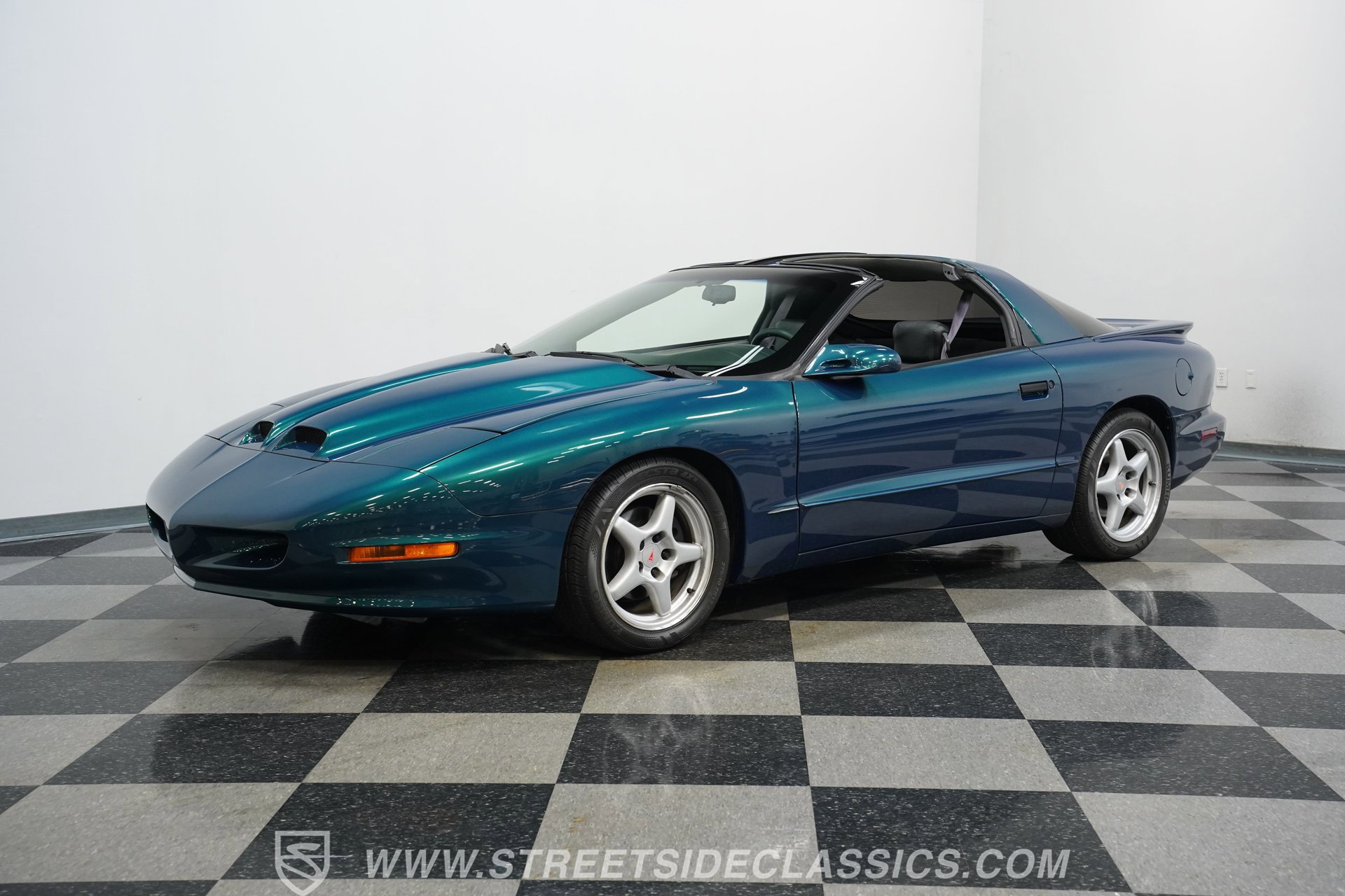 Used 1997 Pontiac Firebird Formula image 5