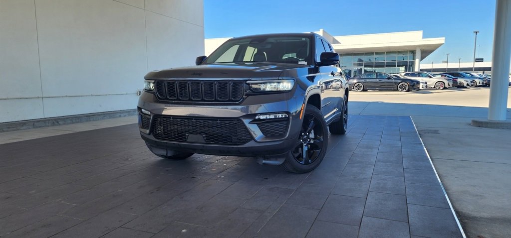 Used 2023 Jeep Grand Cherokee Limited w/ Black Appearance Package
