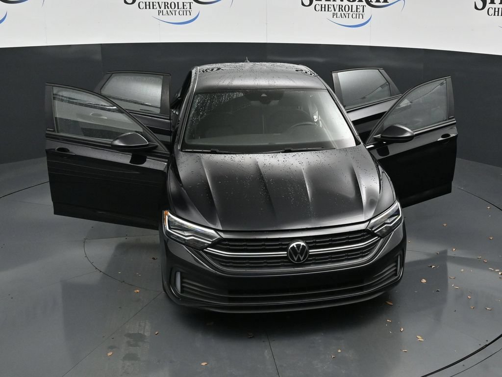 Used 2023 Volkswagen Jetta Sport FWD image 34