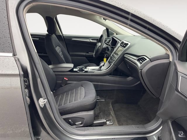 Used 2016 Ford Fusion SE FWD image 15