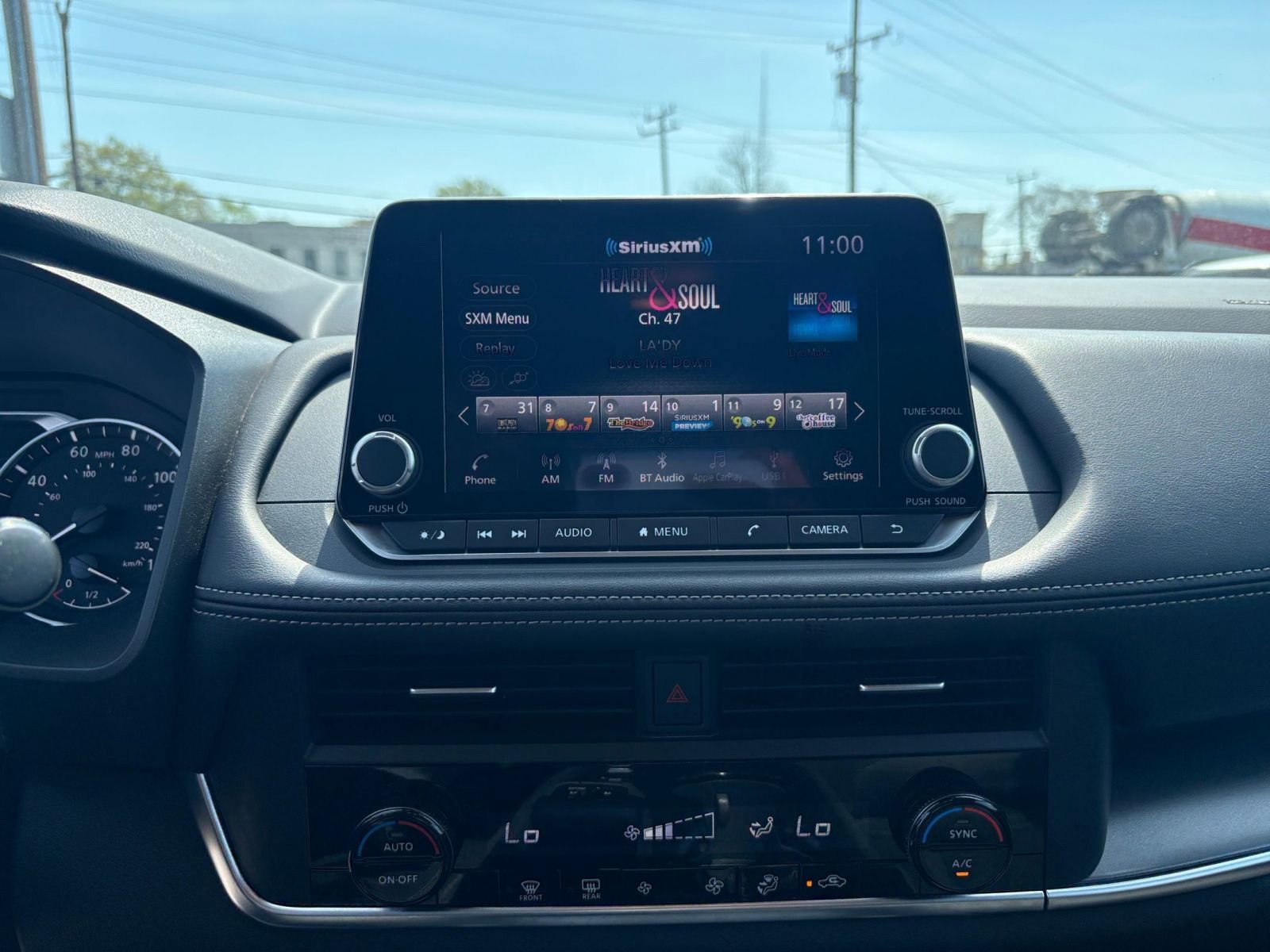 Used 2025 Nissan Rogue SV image 20