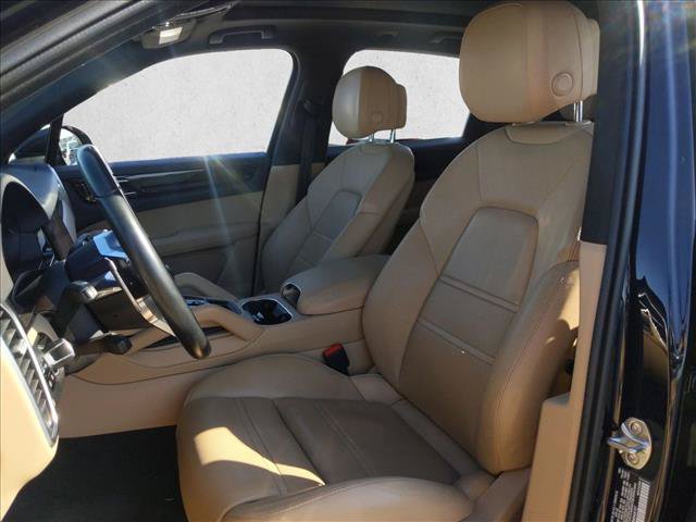 Used 2021 Porsche Cayenne AWD/4WD image 14