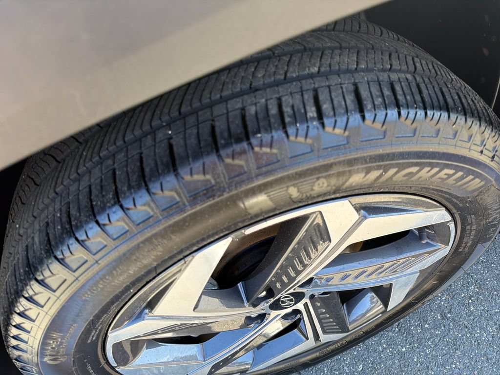 Certified 2024 Hyundai Tucson Limited AWD/4WD image 28