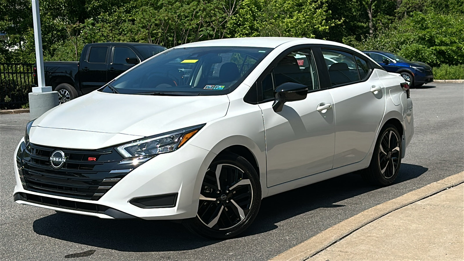 Certified 2025 Nissan Versa SR w/ Trunk Package FWD image 1