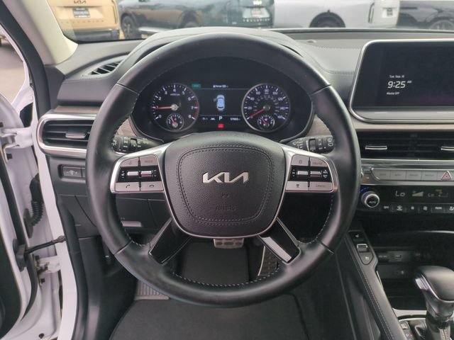 Certified 2022 Kia Telluride SX w/ Towing Package FWD image 17