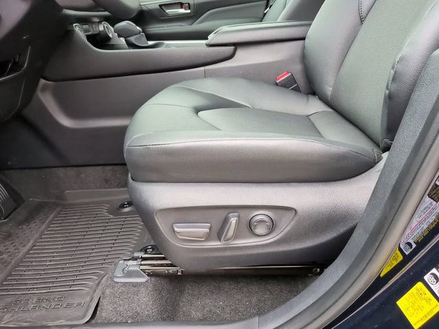 Used 2026 Toyota Grand Highlander AWD image 19