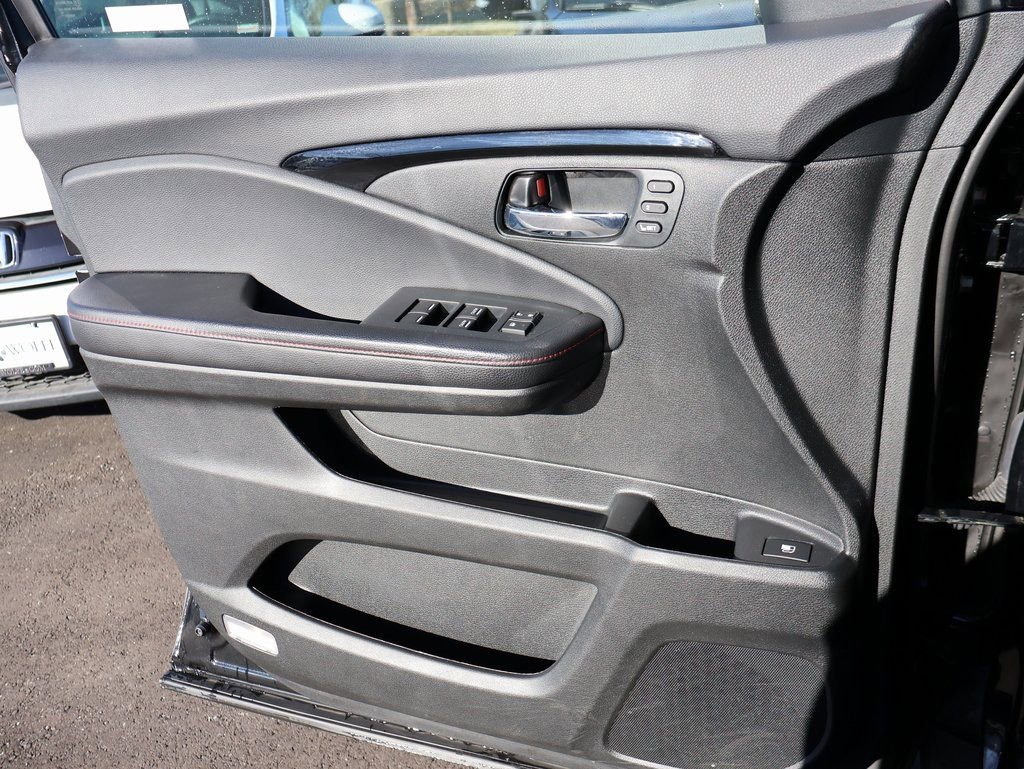 Certified 2023 Honda Ridgeline Black Edition image 30