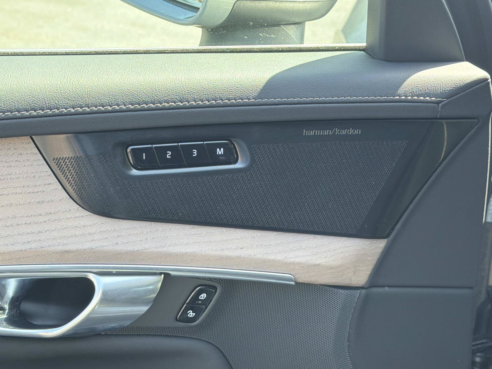 Certified 2026 Volvo XC90 B6 Plus AWD/4WD image 16