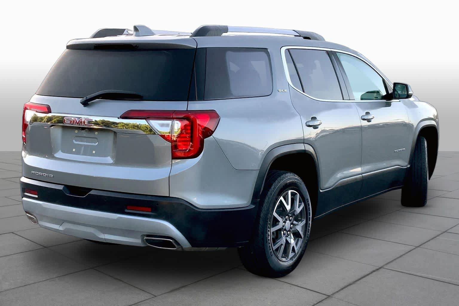 Used 2023 GMC Acadia SLE w/ Driver Convenience Package FWD image 13