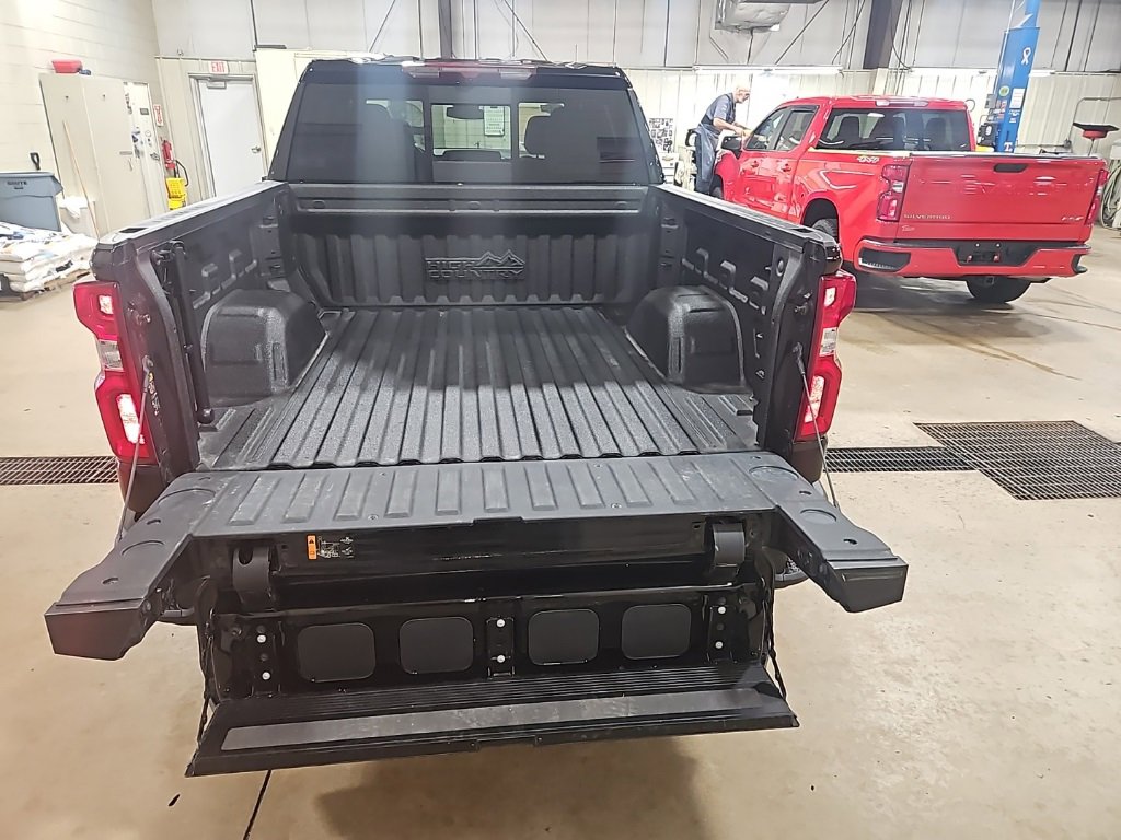 Used 2024 Chevrolet Silverado 1500 High Country w/ High Country Premium Package image 14