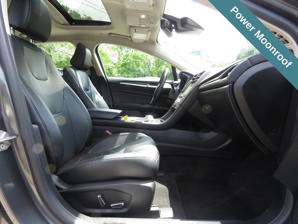 Used 2020 Ford Fusion Energi Titanium FWD image 13