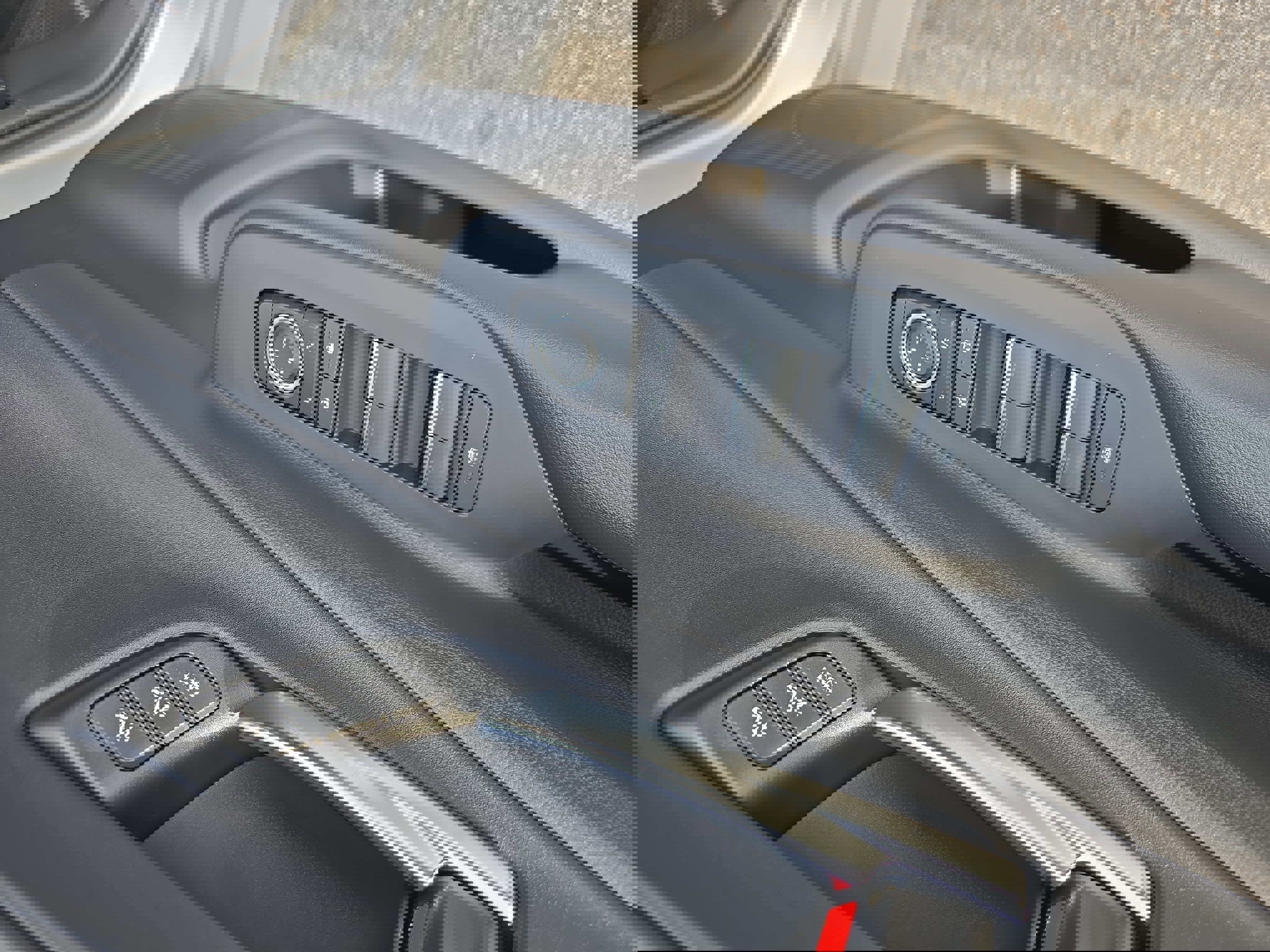 Used 2025 Toyota Prius Plug-In Hybrid image 29