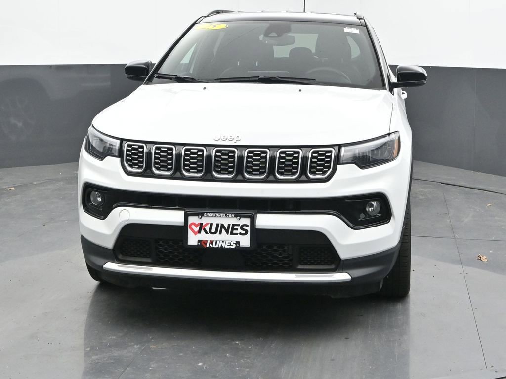 Used 2025 Jeep Compass Limited AWD/4WD image 4