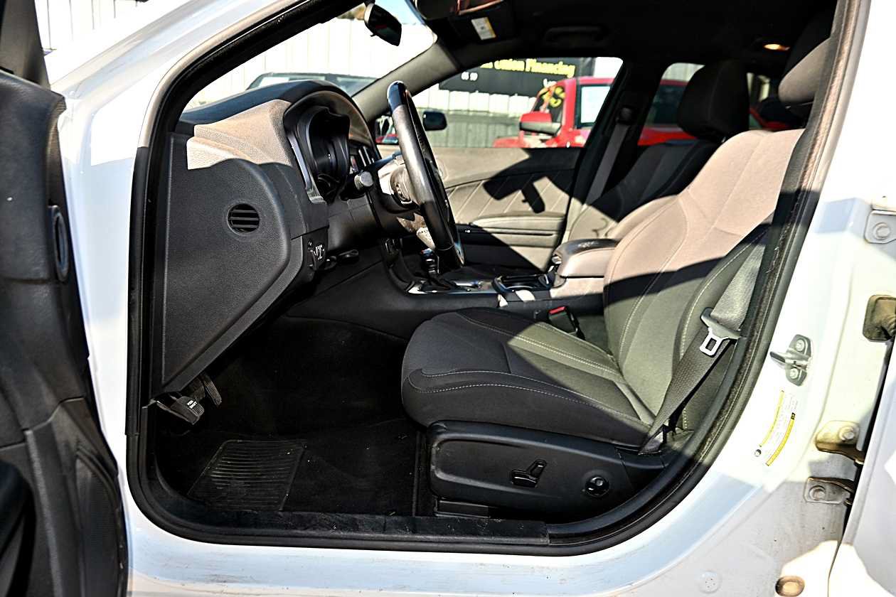 Used 2019 Dodge Charger SXT w/ Plus Group RWD image 15