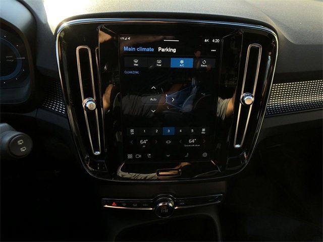 Used 2021 Volvo XC40 P8 Recharge w/ Advanced Package image 27