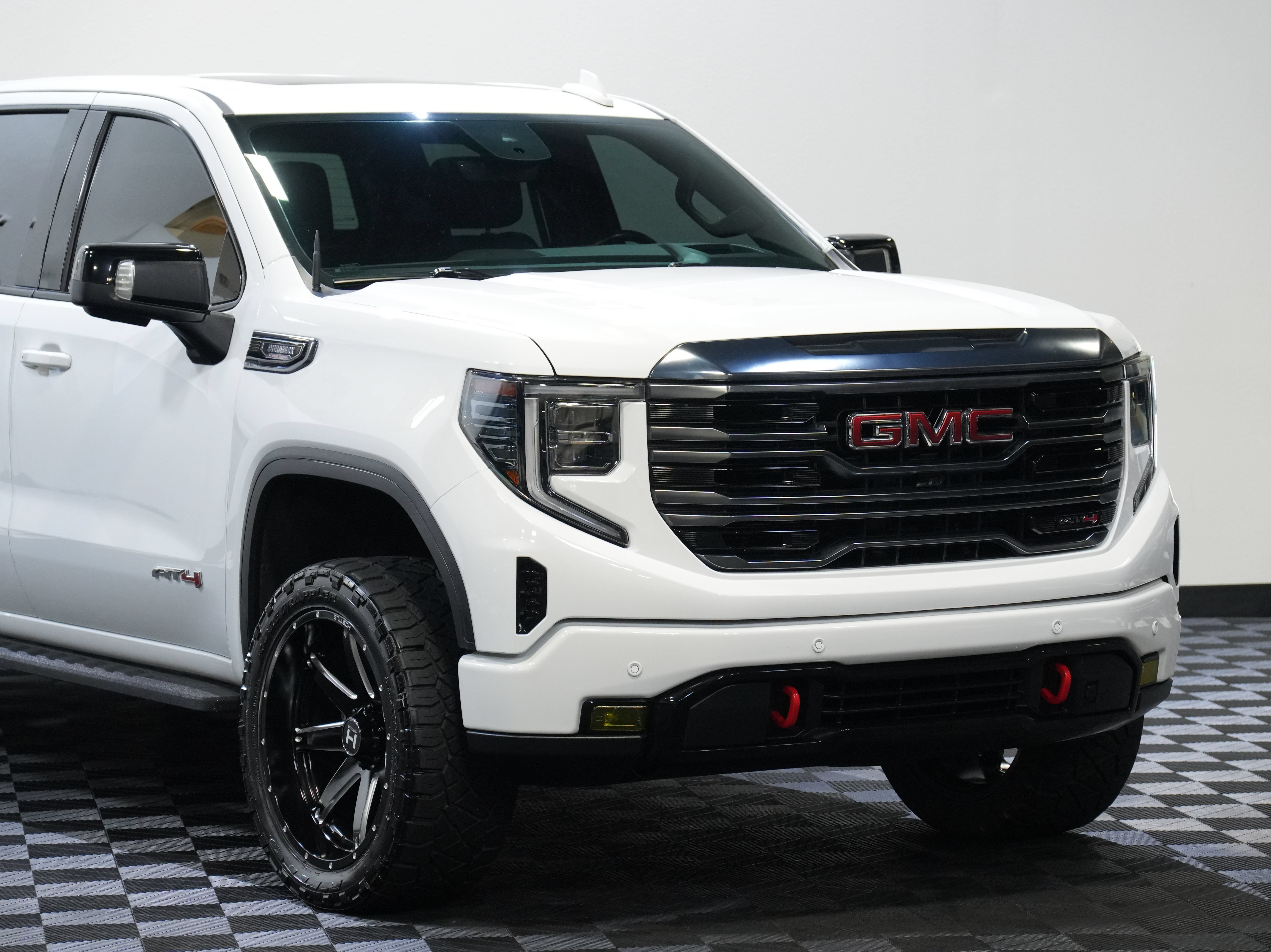 Used 2022 GMC Sierra 1500 AT4 w/ AT4 Premium Package AWD/4WD image 9