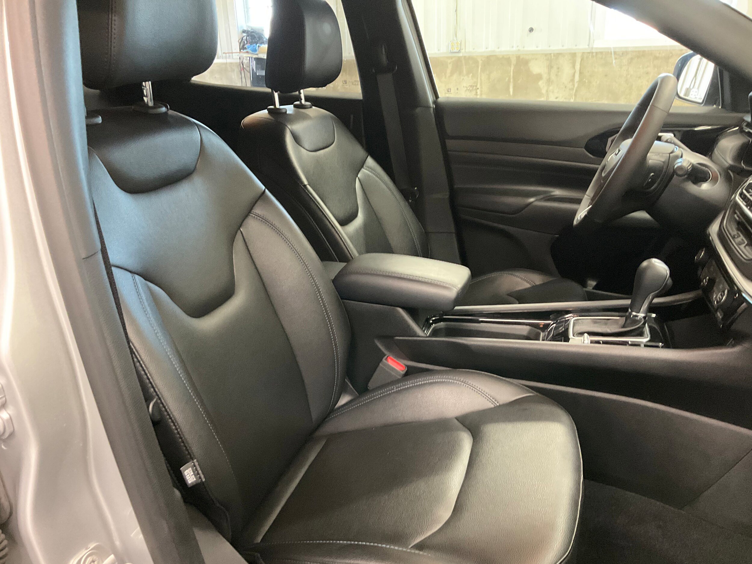 Used 2025 Jeep Compass Limited w/ High Altitude Package AWD/4WD image 27