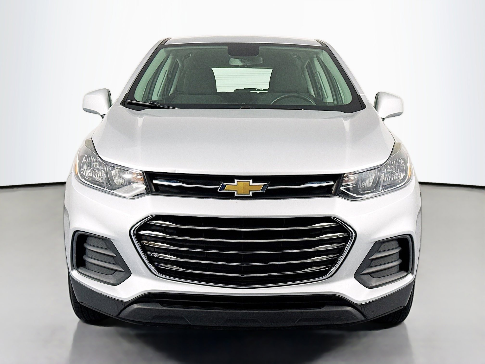 Used 2018 Chevrolet Trax LS image 2