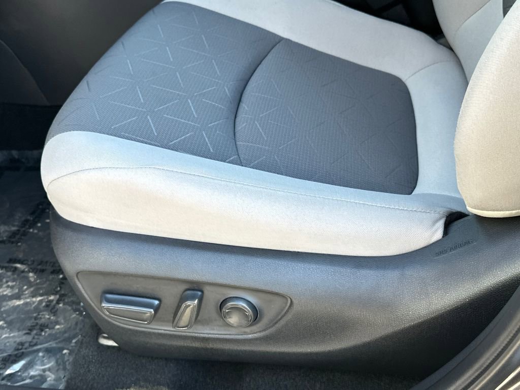 Used 2021 Toyota RAV4 XLE w/ Convenience Package image 22